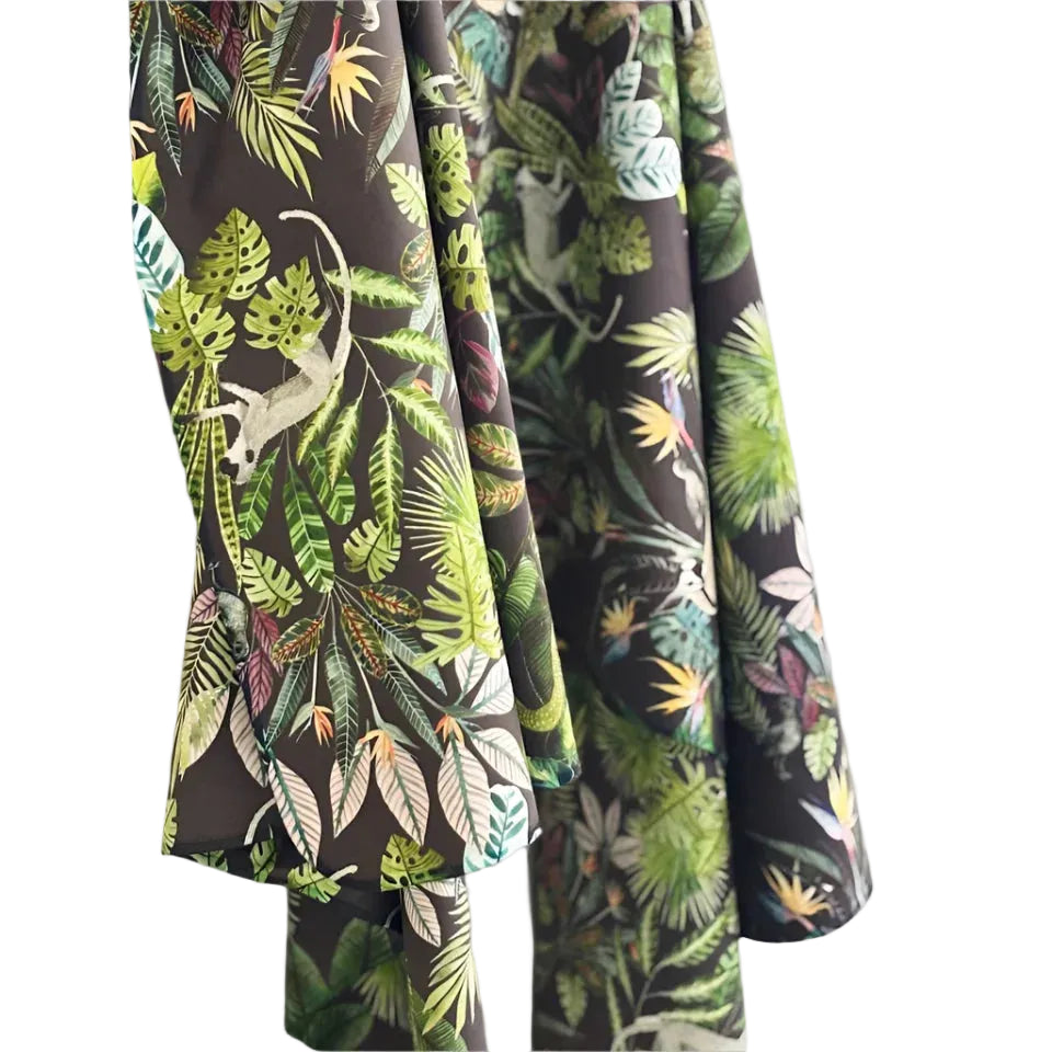 A lightweight, quick-drying microfibre towel featuring exclusive artwork by South African artist Georgina Taylor—perfect for hiking, camping and travel.