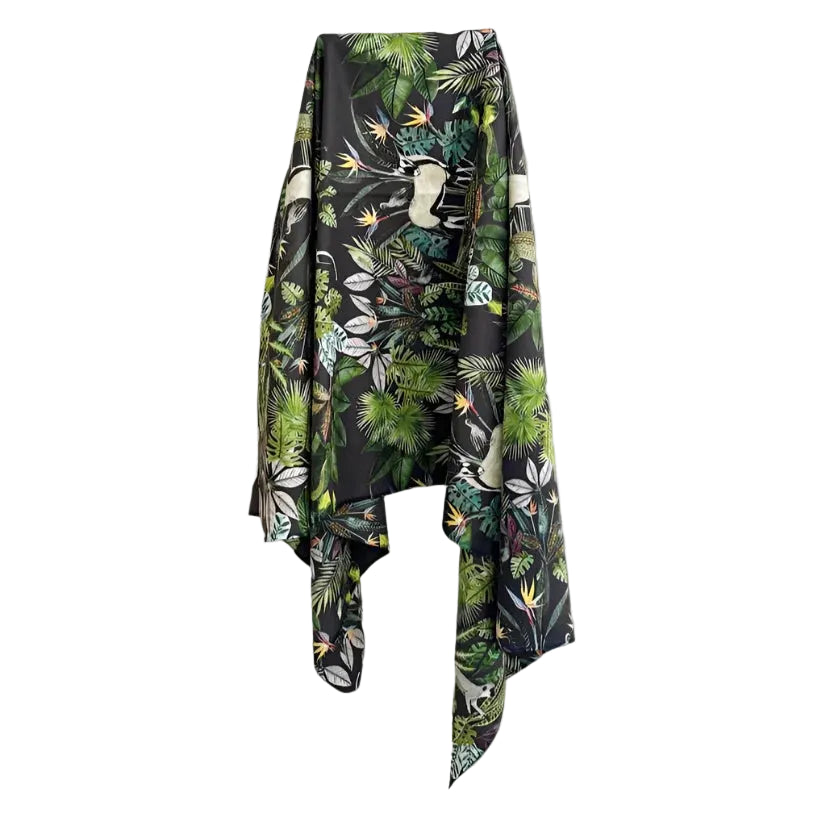 A lightweight, quick-drying microfibre towel featuring exclusive artwork by South African artist Georgina Taylor—perfect for hiking, camping and travel.